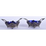 A PAIR OF 19TH CENTURY CONTINENTAL SILVER SALTS unmarked. Silver 4.5 oz. 11 cm wide.