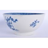 A 18TH CENTURY WORCESTER BOWL printed with the very rare Ribbon Root pattern. 17 cm wide.