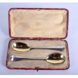A PAIR OF GEORGE III SILVER SPOONS. 4 oz. 18 cm long.