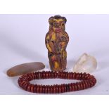 AN UNUSUAL GLASS FIGURE, together with an agate bracelet etc. Figure 10.5 cm. (4)