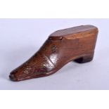 A GEORGE III BOXWOOD SHOE SNUFF BOX. 8 cm wide.