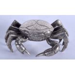 AN EARLY 20TH CENTURY NOVELTY CONTINENTAL SILVER SNUFF BOX in the form of a crab. 4.7 oz. 10 cm x 7