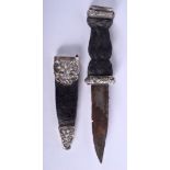 AN ANTIQUE SCOTTISH DIRK DAGGER. 18 cm long.