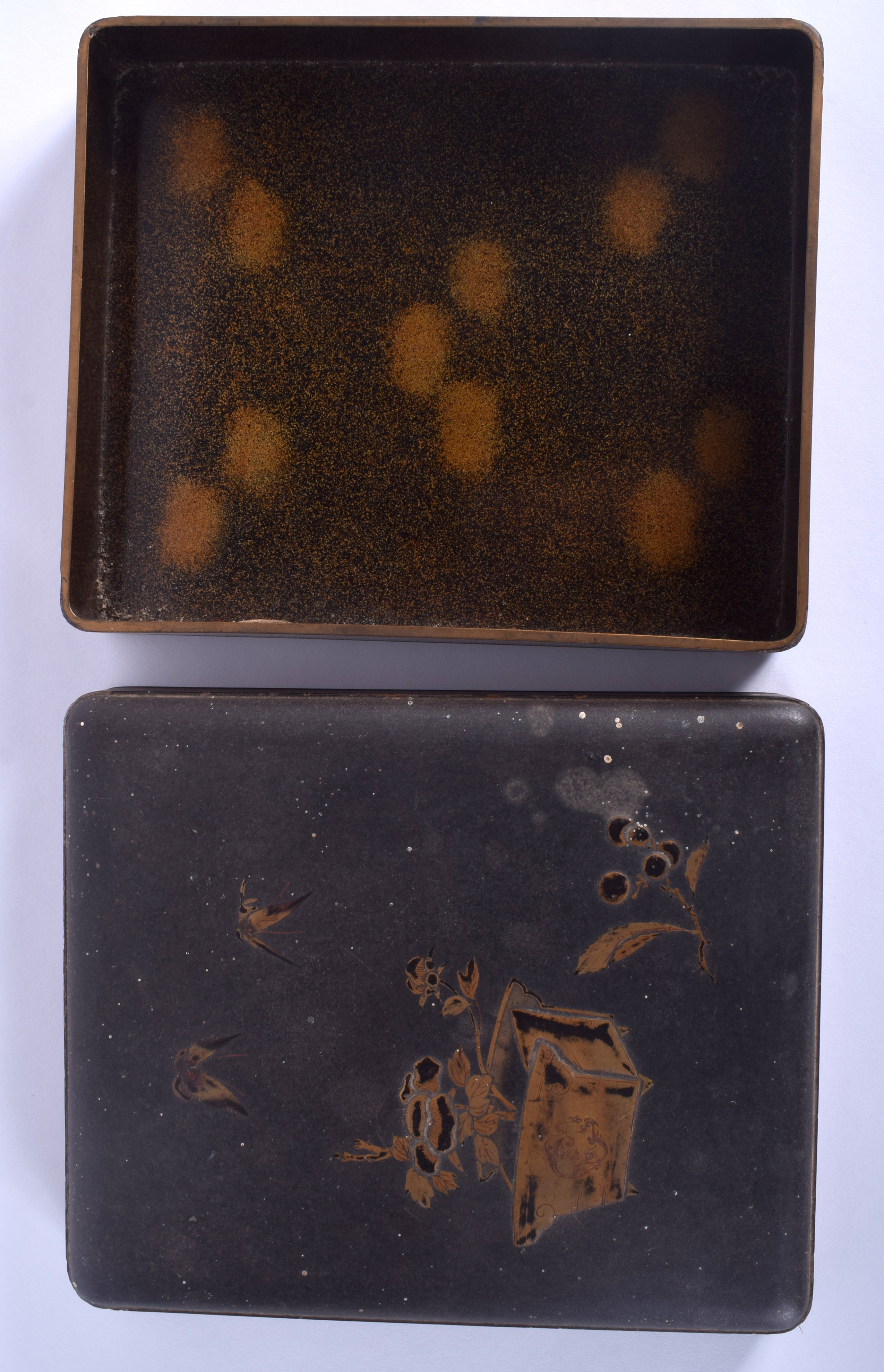 A 19TH CENTURY JAPANESE MEIJI PERIOD BLACK LACQUER BOX AND COVER decorated with a gilt jardinière. - Image 3 of 4