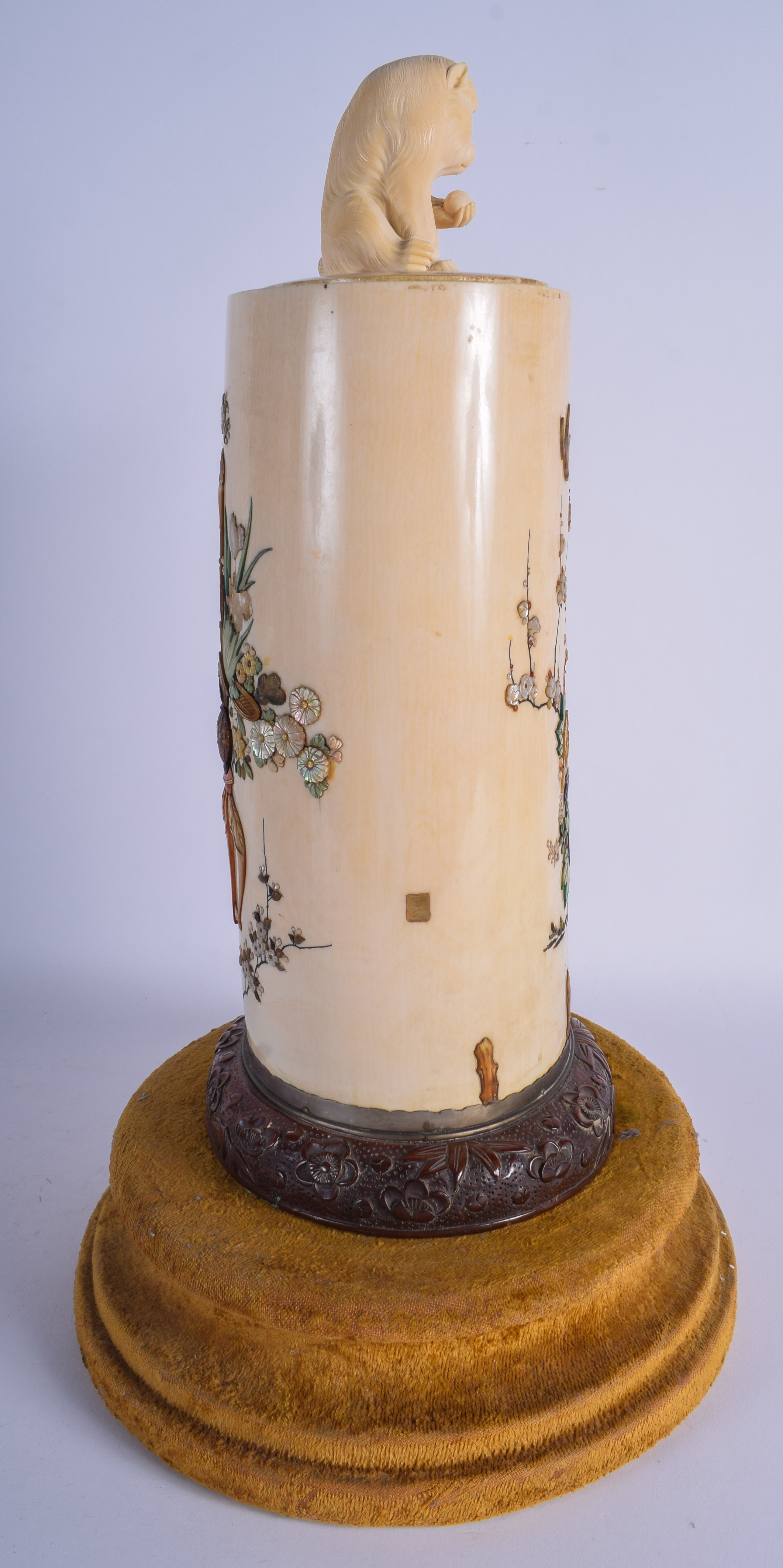 A LARGE 19TH CENTURY JAPANESE MEIJI PERIOD CARVED SHIBAYAMA IVORY VASE AND COVER decorated with bir - Image 6 of 10