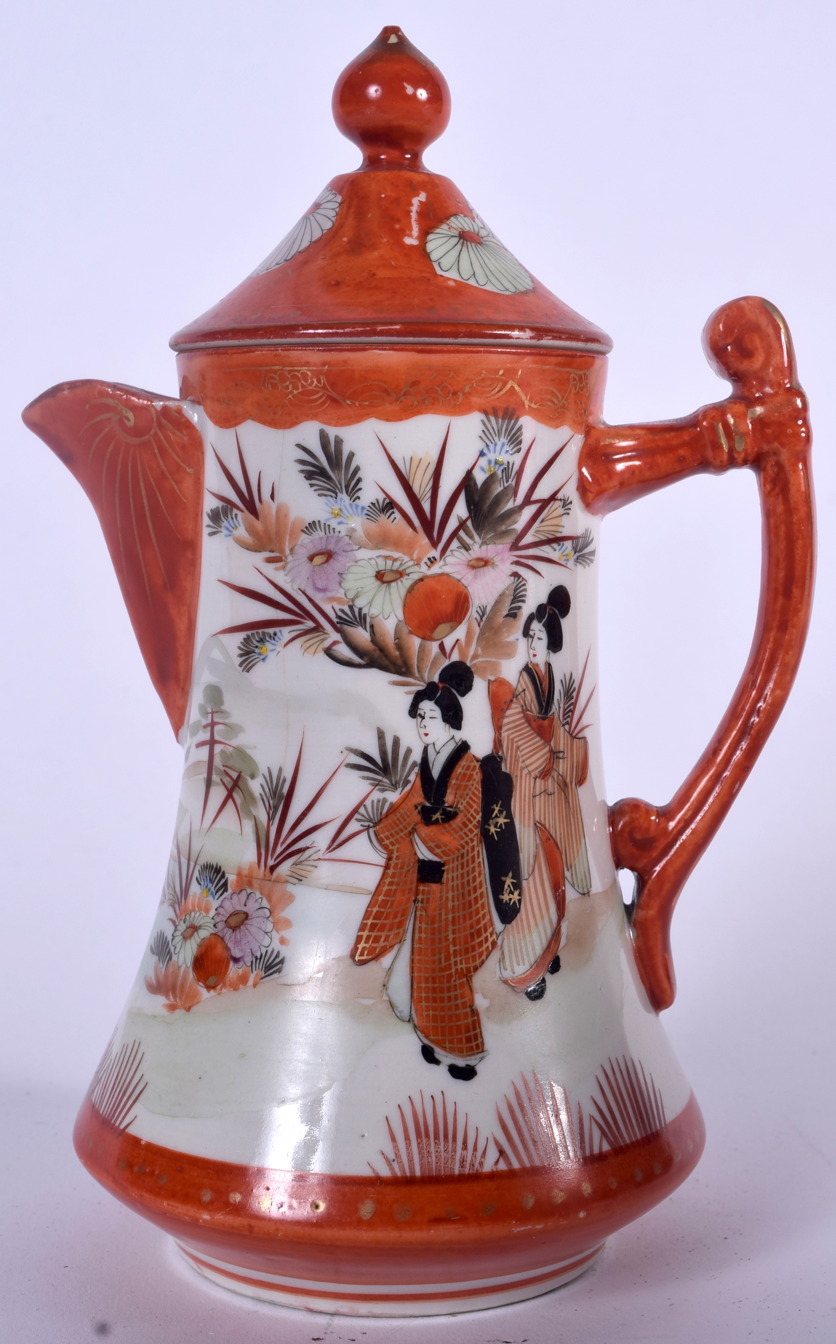 AN EARLY 20TH CENTURY JAPANESE KUTANI PORCELAIN JUG, painted with geisha girls in a landscape, sign