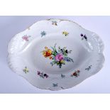 A LATE 18TH CENTURY GERMAN PORCELAIN SERVING DISH Meissen style. 34 cm x 26 cm.