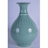 AN EARLY 20TH CENTURY CHINESE CELADON YUHUCHUMPING VASE bearing Qianlong marks to base. 25 cm high.