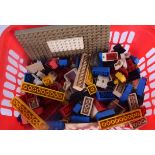 A QUANTITY OF LEGO, mostly building blocks. (qty)