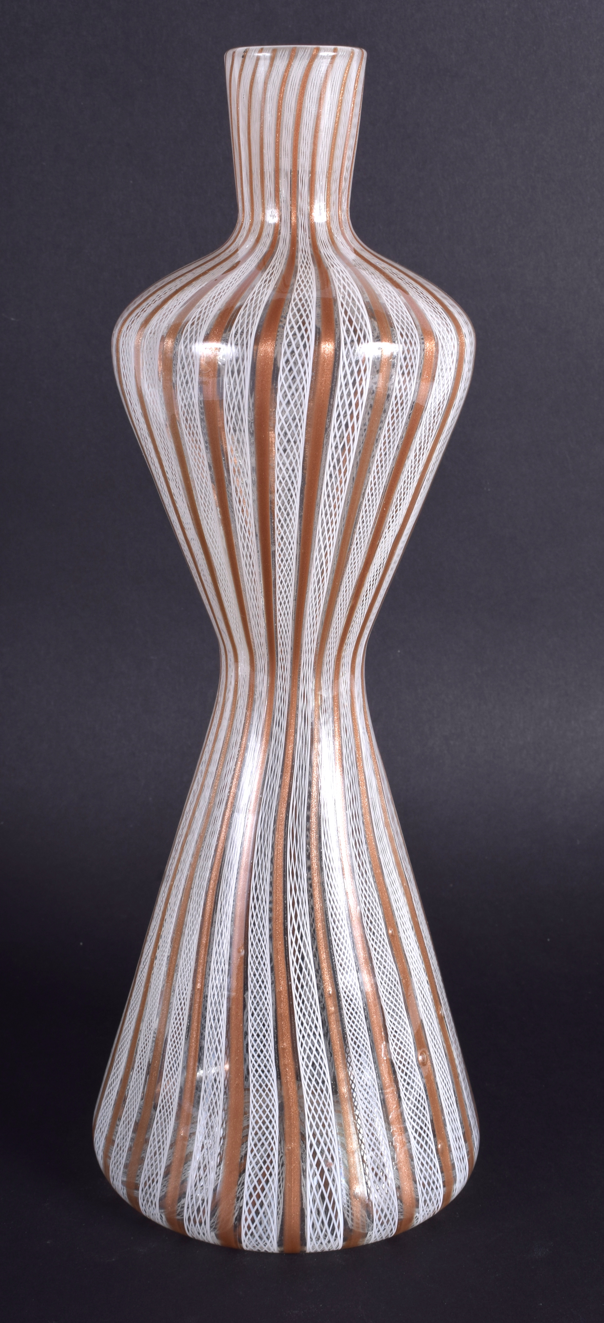 A RARE 1950S ITALIAN VENETIAN SPIRALLY TWISTED GLASS VASE of waisted form. 30 cm high. - Image 2 of 2