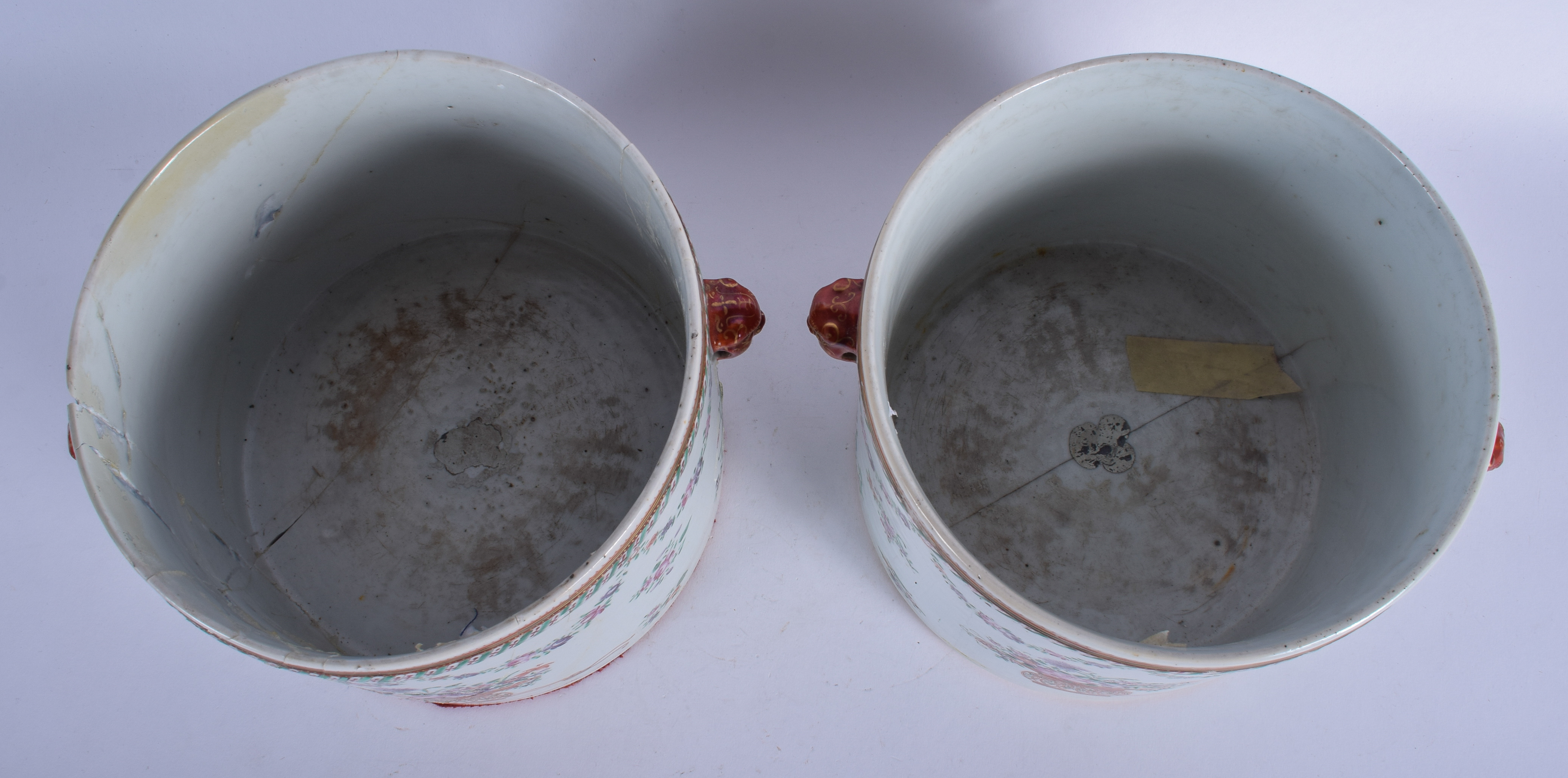 A LARGE PAIR OF 18TH CENTURY CHINESE EXPORT FAMILLE ROSE WINE COOLERS Qianlong. 17 cm x 17 cm. - Image 3 of 4