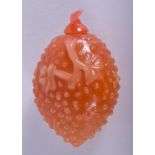 A VERY UNUSUAL EARLY 20TH CENTURY CHINESE CARVED AGATE SNUFF BOTTLE of fruiting form. 6 cm x 4 cm.