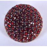 AN ANTIQUE GARNET BROOCH. 2.25 cm wide.