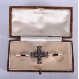 A VERY RARE ANTIQUE GOLD AND DIAMOND MILITARY CROSS BAR BROOCH. 6.2 grams. 5.5 cm x 2.5 cm.