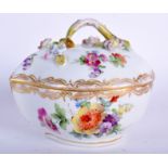 A DRESDEN PORCELAIN POTSCHAPPEL FRUIT BOX AND COVER. 13 cm x 11 cm.