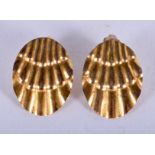 A PAIR OF GOLD SHELL CLIPS. 2.2 grams.