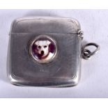 A SILVER DOG VESTA CASE. 5 cm x 5 cm.