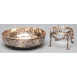 A LATE VICTORIAN SILVER CENTRE DISH AND STAND, maker's mark HA, stand 1901, dish 1902, the shallow