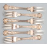 A SET OF FIVE GEORGE IV SILVER DESSERT FORKS, maker Randall Chatterton, London 1827, in Queen's