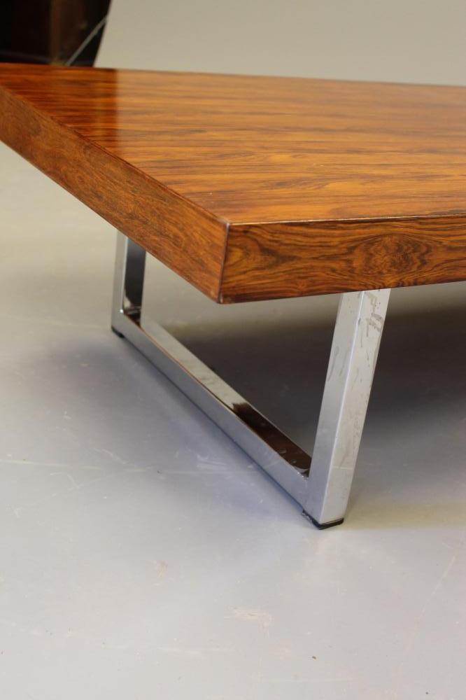 A GORDON RUSSELL ROSEWOOD VENEERED COFFEE TABLE, the plain oblong top raised on square section - Image 3 of 3