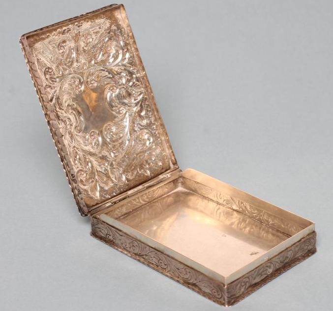 A LATE VICTORIAN SILVER DRESSING TABLE BOX, maker William Comyns, London 1884, of plain oblong - Image 2 of 2