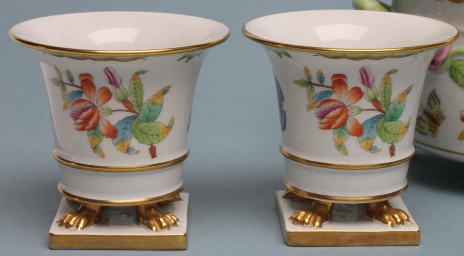 A HEREND PORCELAIN SMALL TUREEN AND COVER, modern, of cylindrical form with basket weave moulded - Image 3 of 4