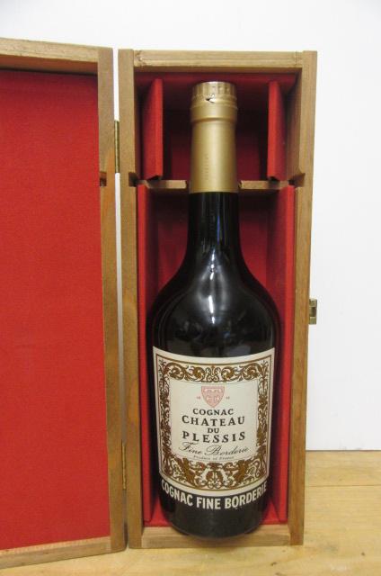 One bottle Chateau du Plessis Fine Borderie Cognac, boxed (Est. plus 21% premium inc. VAT)