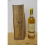One bottle 1987 Chateau d'Yquem Lur-Saluces Sauternes, OWC (Est. plus 21% premium inc. VAT)