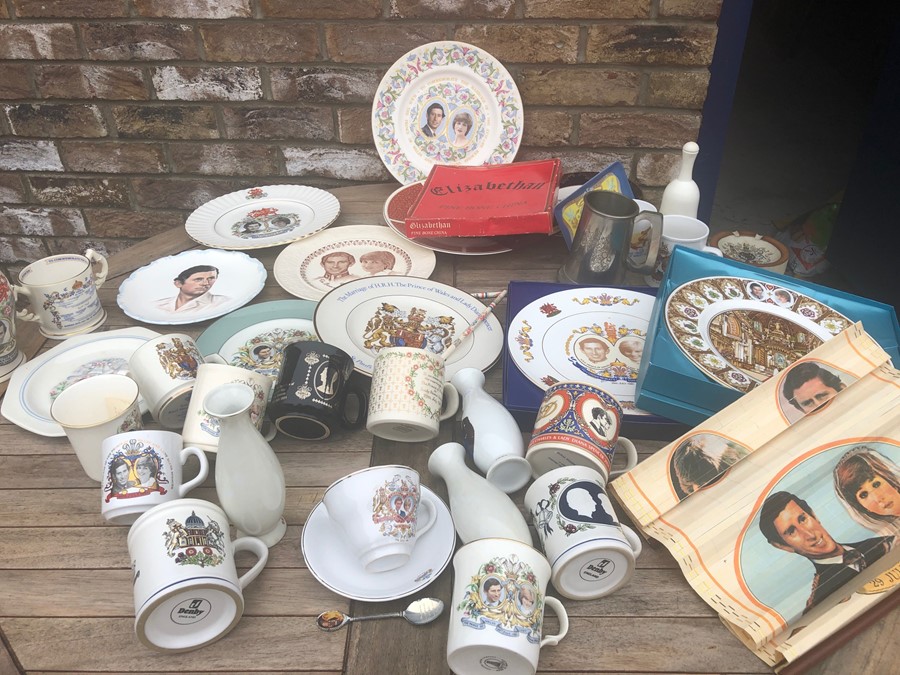 Royal commemorative ceramics etc to celebrate the marriage in 1981 of Prince Charles to Lady Diana