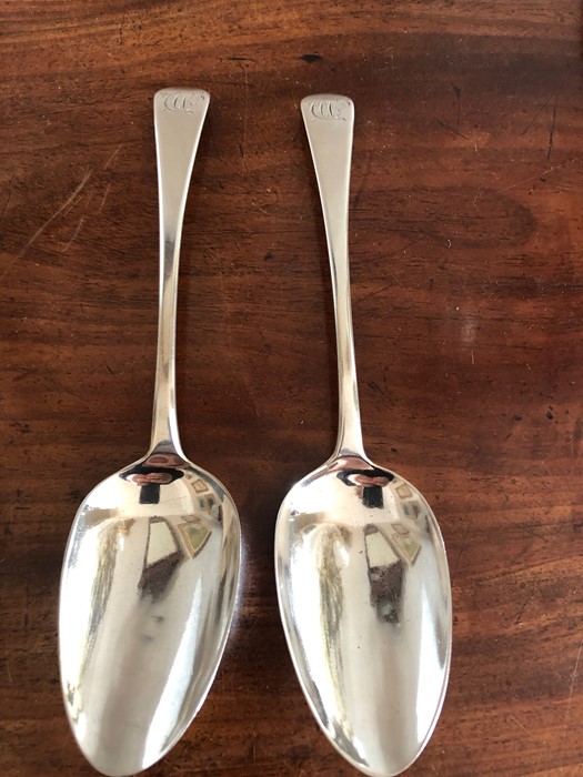 A pair of George III silver table spoons, Wm. Eley and Wm. Fearn, 1817, 3.1 ozt.