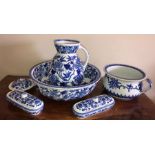 Wedgwood wash jug and bowl set with soap dishes etc, Slight a/f to bowl and blue & white chamber