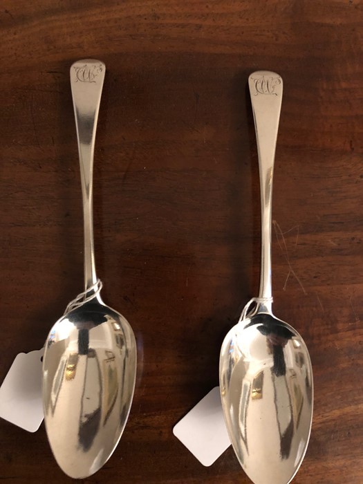 A pair of George IV silver tablespoons, Wm. Eley and Wm. Fearn, 1821, 3.4 ozt.