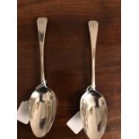 A pair of George IV silver tablespoons, Wm. Eley and Wm. Fearn, 1821, 3.4 ozt.