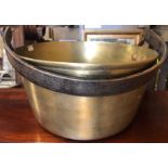 Brass jam pan. 29cms d.