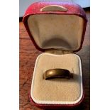 Wedding band in 15ct yellow gold 5.8 gms