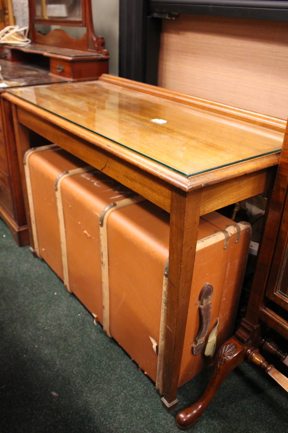 A WOODEN HINGED LID BOX WITH A LARGE SUITCASE, the suitcase bound with metal and bentwood, with - Image 4 of 5