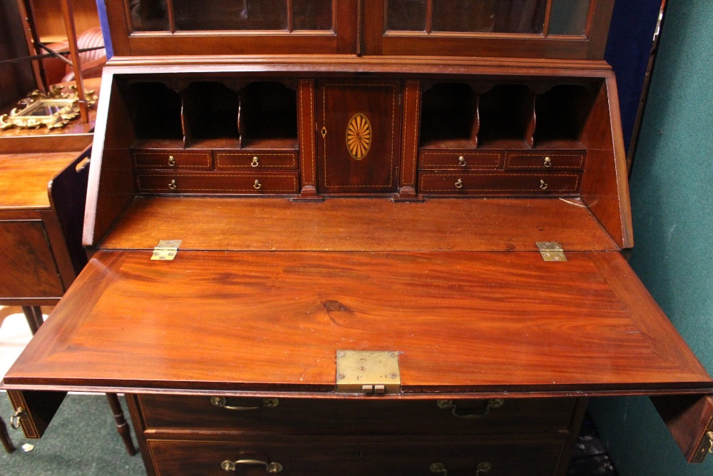 A VERY FINE EDWARDIAN MAHOGANY & INLAID BUREAU BOOKCASE, with astragal glazed two door cabinet, over - Image 3 of 5