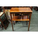 A 20TH CENTURY SERPENTINE SHAPED SIDE / LAMP TABLE, with tapering square leg, united by a lower