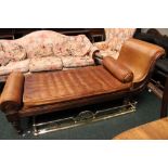 EARLY 19TH CENTURY MAHOGANY AND LEATHER SCROLL ENDED COUCH / DAY BED, on turned leg with classical