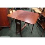 AN EARLY 20TH CENTURY PEMBROKE, DROP LEAF TABLE, with octagonal top, with gate legs on both sides,