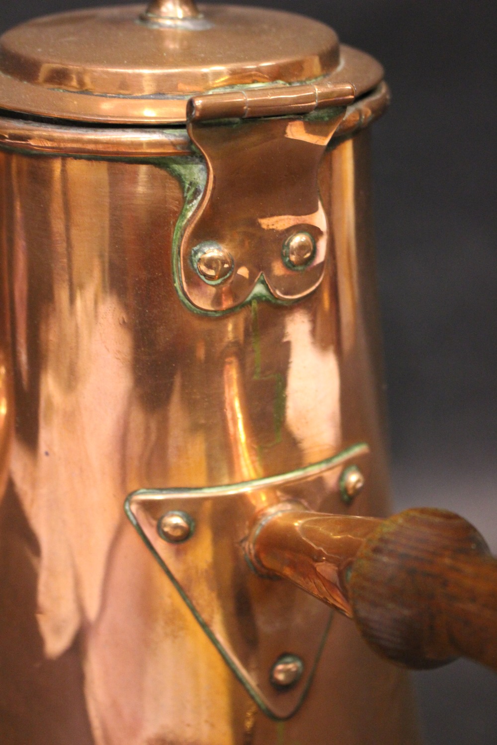 A COPPERWARE KETTLE, with hinged lid, and turned wooden handle, 11.25" tall approx - Image 3 of 5