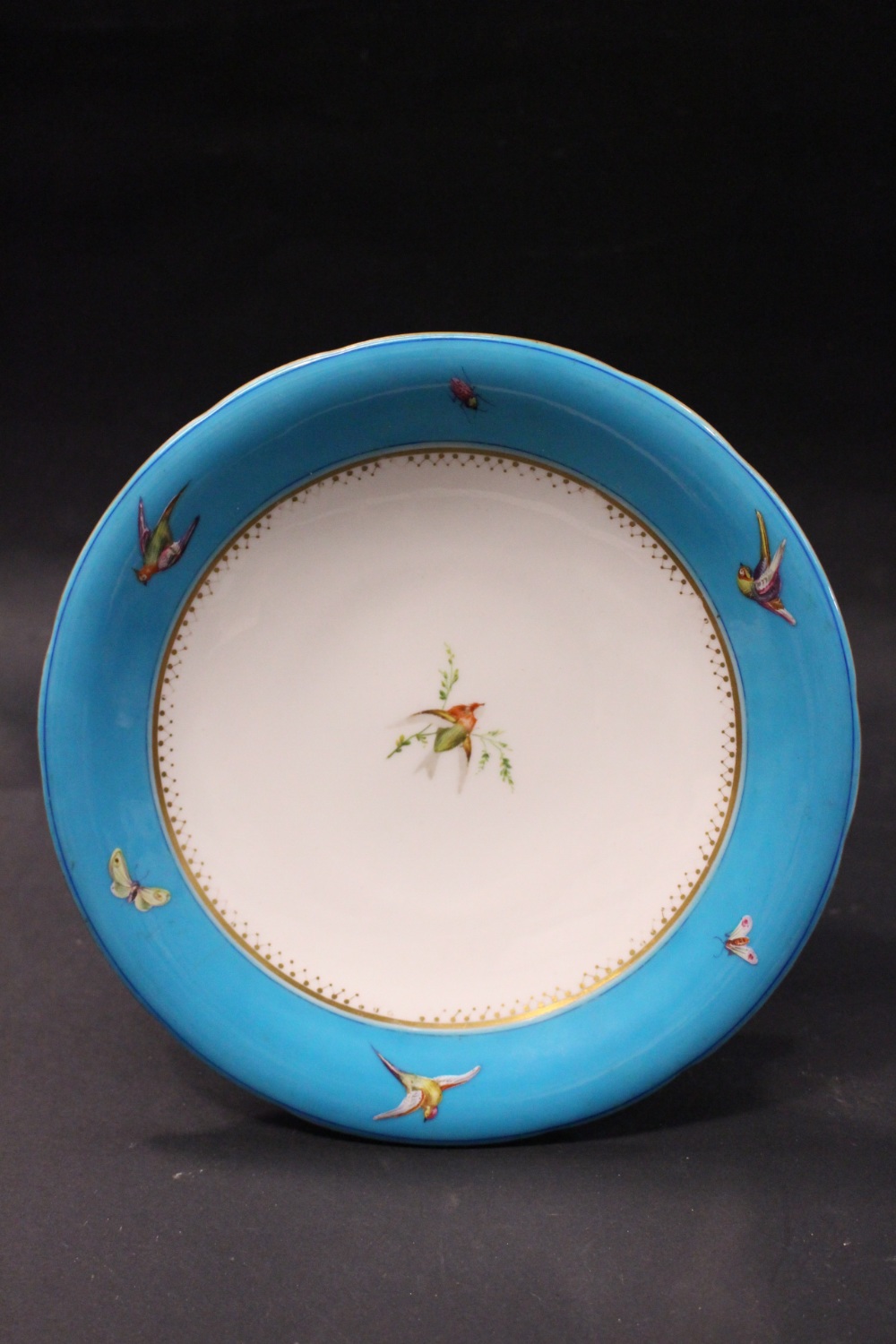 TWO PLATES, (i) An Aynsley fine bone china plate, with bird & fruit basket decoration, 11" diam - Image 4 of 6