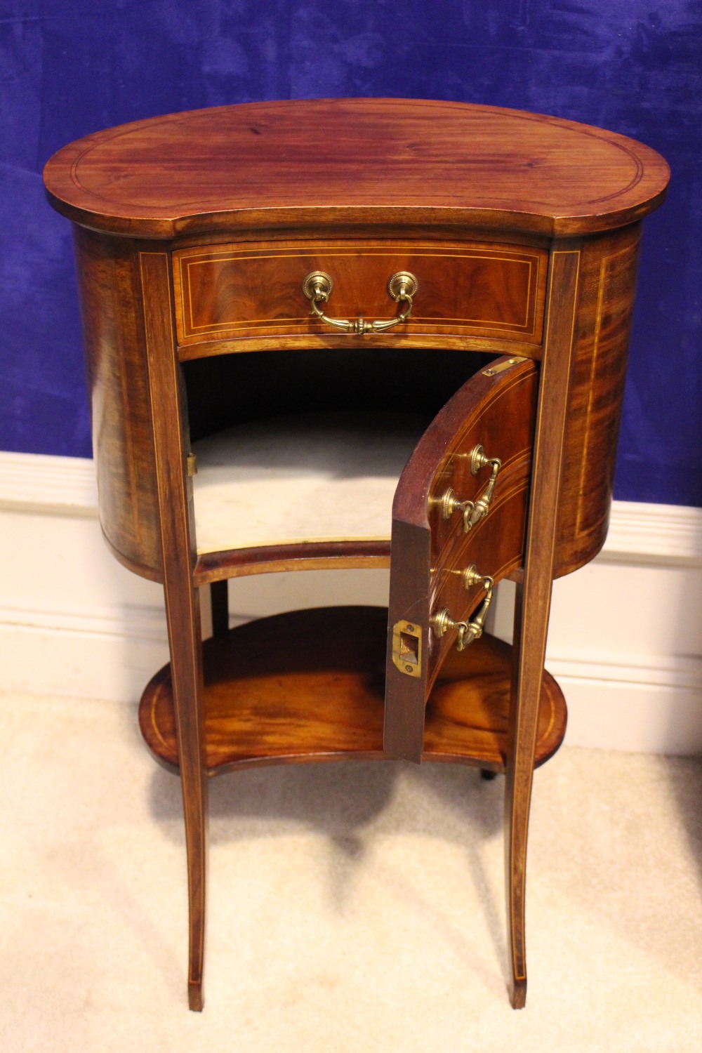 AN EDWARDIAN INLAID KIDNEY SHAPED SIDE CABINET, with single drawer of a 1 door marble lined cabinet, - Image 3 of 3