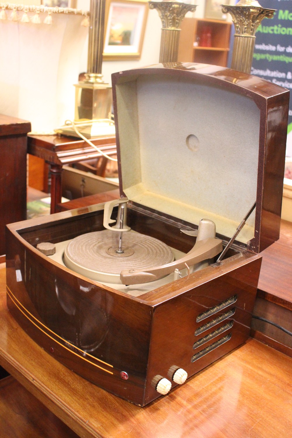 A VINTAGE 'PYE' BOXED RECORD PLAYER, with high gloss look, 17.5" x 13" x 11" approx case - Image 2 of 6