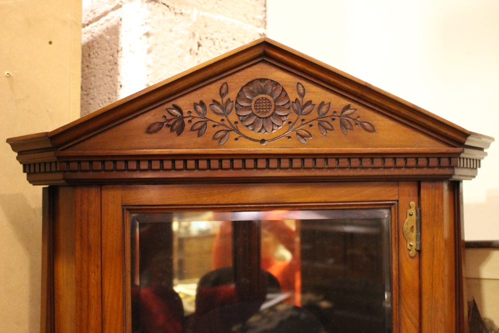 A VERY FINE EARLY 20TH CENTURY WALNUT CORNER CABINET, with bevelled glazed cabinet over 2 door - Image 2 of 3