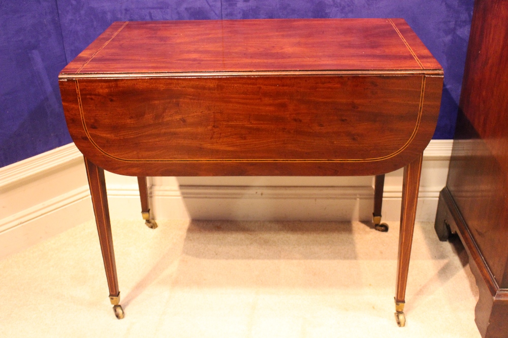 A VERY FINE GEORGIAN PEMBROKE TABLE, with string inlaid trim, single drawer to one side, faux drawer