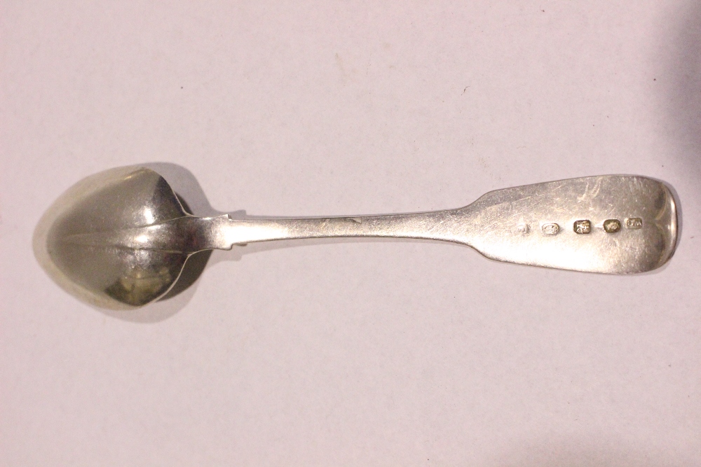 4 SILVER ‘OLD ENGLISH FIDDLE’ SHAPED SPOONS, all Dublin, with dates varying from 1825 – 1829, - Image 3 of 3