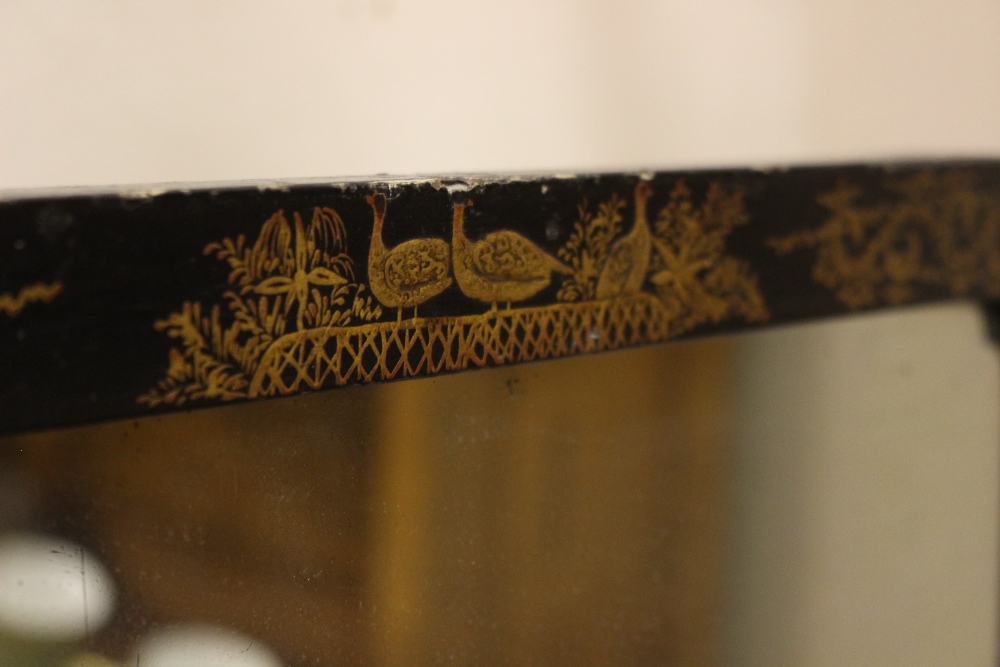 A LARGE TABLETOP SWING MIRROR / DRESSING MIRROR, in the Chinoiserie style, with gilt imagery of - Image 4 of 4