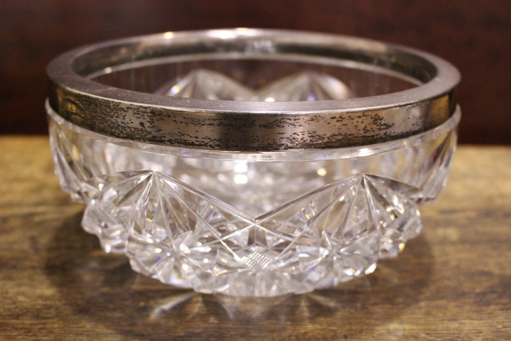 A MIXED GLASS LOT, includes; (i) A silver rimed centre bowl, maker's mark HF & Co, date letter ' - Image 3 of 5