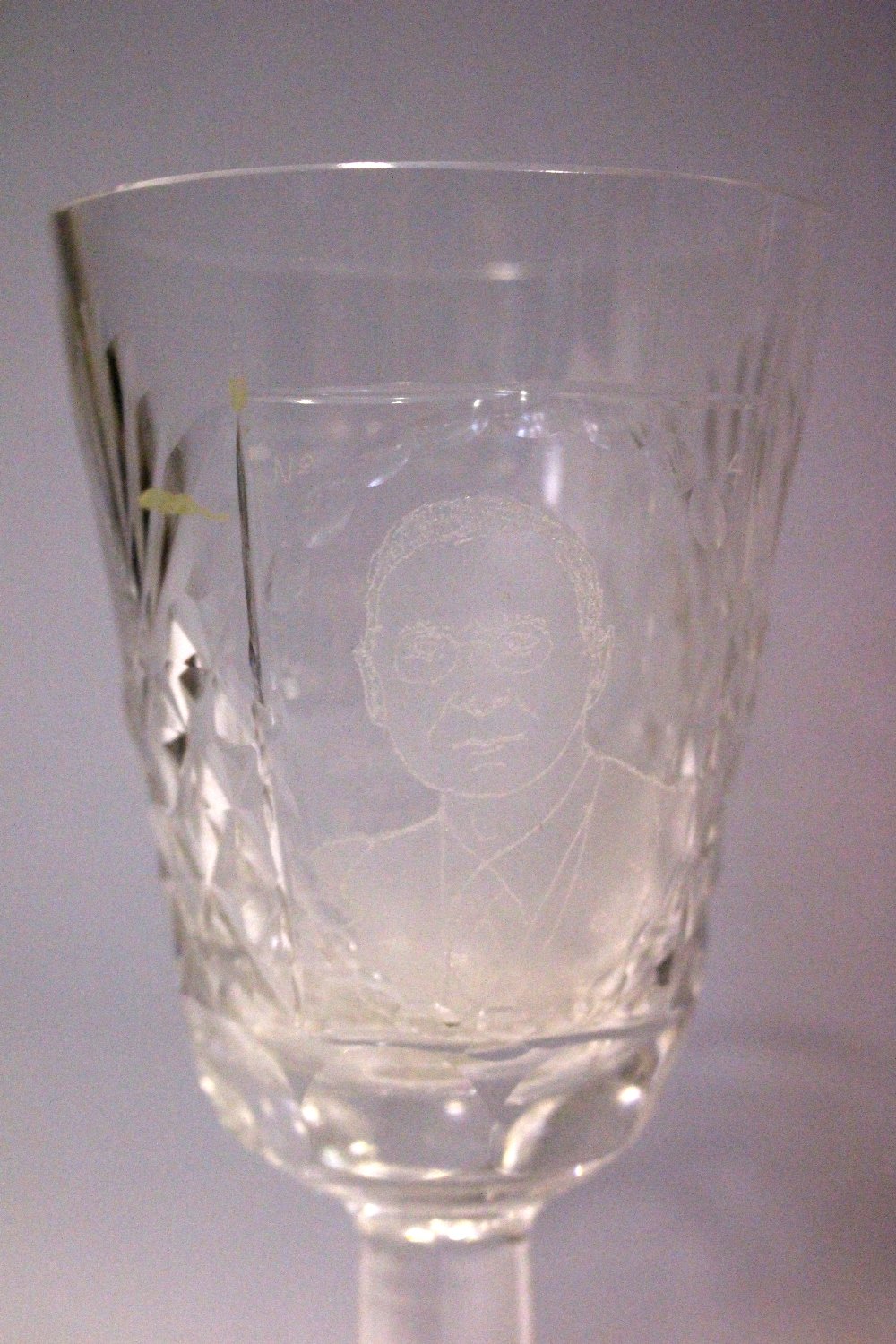 A SET OF 4 COMMEMORATIVE WINE GLASSES, depicting the faces of famous Irish people, includes, (i) - Image 2 of 8